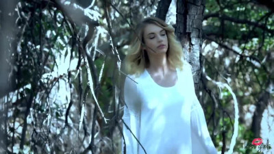 Lesbian Blondes Blake Eden And Scarlet Red Cumming Together In The Woods!