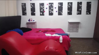 Blonde foam up sexy body and sucks and rubs toy