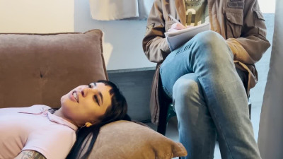 Young brunette tells psychologist her obsession with dicks and ends sucking hims