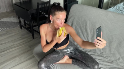 Insta stories - Slutty stepmommy teaches how to eat a banana