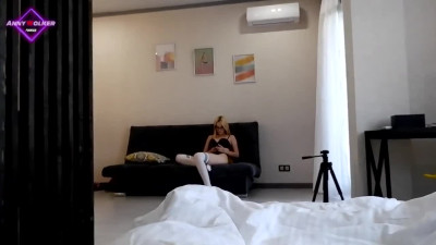 BEAUTIFUL GIRL TRIES A BIG COCK INSIDE A TIGHT PUSSY - ANNY WALKER