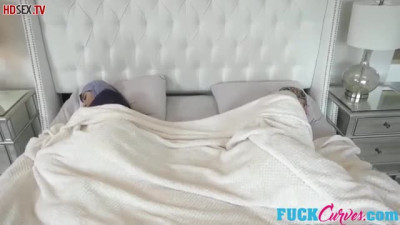 Shy Arab with big Tits and ass Fucks with guy