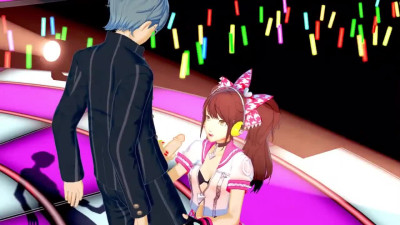 Rise Kujikawa sucks dick in front of a live audience - Persona 4 hentai.