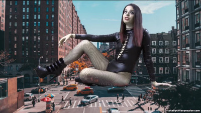 Giantess Tiffany Naylor - The City is Mine