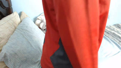 Fit slut gets Distracted watching Hentai before running