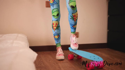 Skater Girl masturbate with rainbow Dildo (Blowjob, Fingering, Pussy play MyKinkyDope)