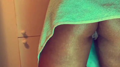 Newly Shaved Pussy no Underwear House Cleaning !