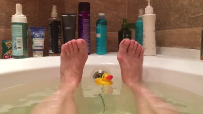 In the Bath, Sexy Feet