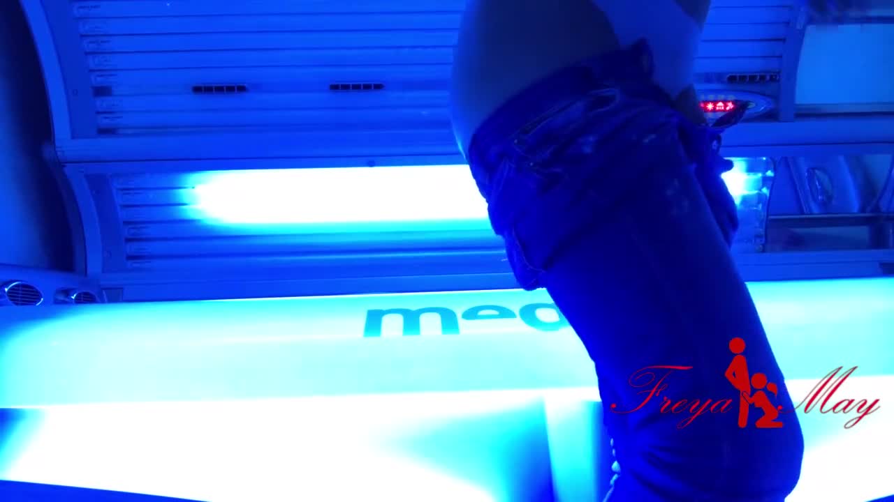 Watch Solarium Undressing, Oiling my Body and Playnig with my Pussy Short Sex Videos - Duration: 07:58 | ePornNEW.