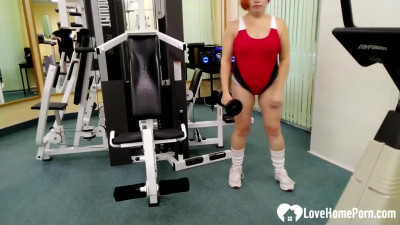 Mature at the gym fucks the instructor