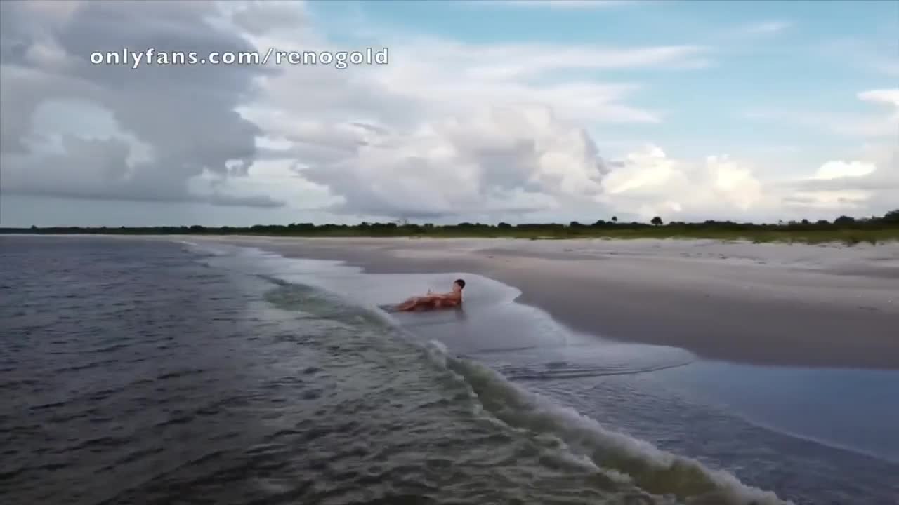 Watch Reno Gold Stroking on Beach Short Sex Videos - Duration: 00:45 | ePornNEW.