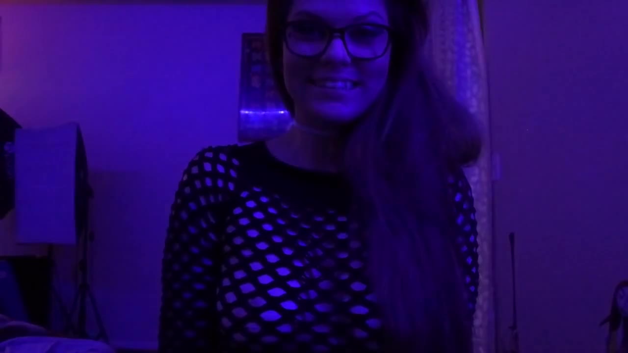 Watch Quarantined Stripper gives Virtual Lap Dance Short Sex Videos - Duration: 07:24 | ePornNEW.