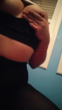 Horny Babe Pee her Pants in Masturbate Moment
