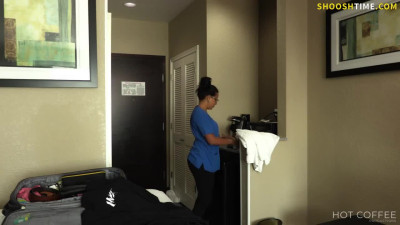 Hotel Maid Comes in for Quick Sex