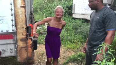 Crackhead Sucks and Fucks for Money..anal !!