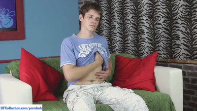 Zylen Ray Jerks off Small Cock