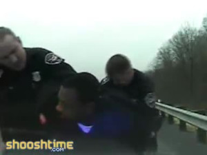 Slick Bank Robber Eats Ransom Note During Arrest
