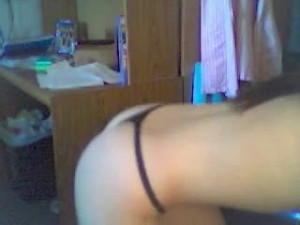 College Cutie shakes her ass
