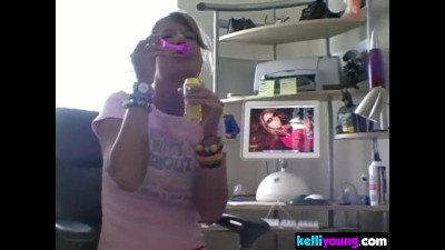Kelli Young Play Bubbles and Photoshoot