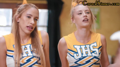 Sinner 21yo cheerleaders pleasing coach after deepthroat