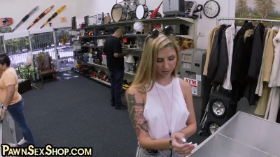 Pawnshop client deepthroats backdoor