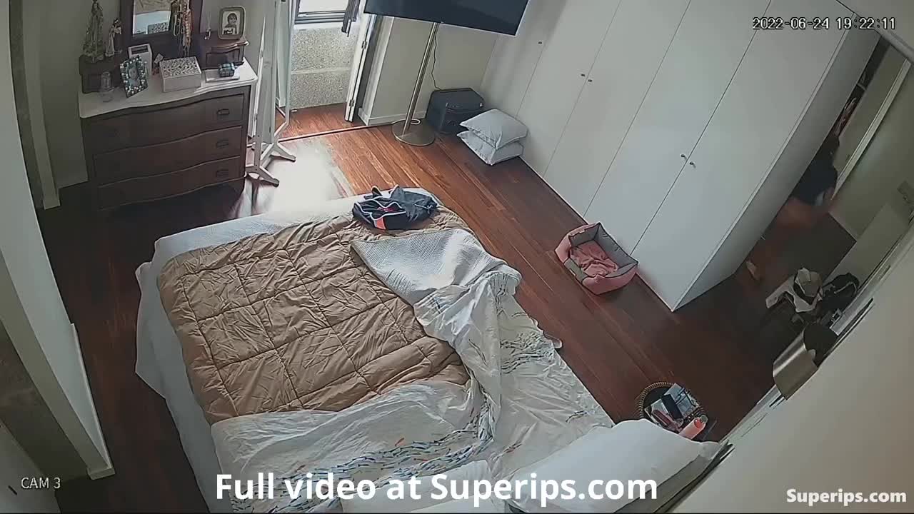 Watch IPCAM – Naughty European girl masturbates on her bed Short Sex Videos - Duration: 05:57 | ePornNEW.