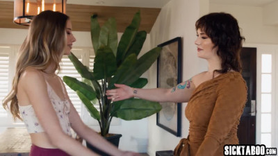 Big ass MILF and lesbian enjoys hot lesbian sex after hot masturbation