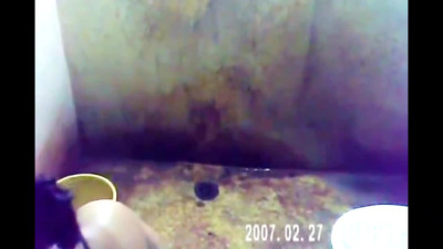 busty stepmom spied in bath house (Sri Lanka)