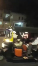 Indian girl blowjob inside autorickshaw