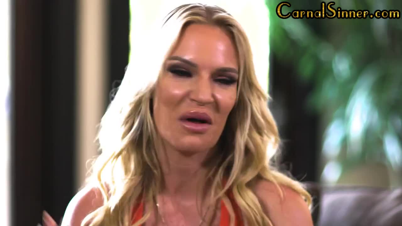 Watch Bigtitted lesbian MILF facesitting and muffdiving babe Short Sex Videos - Duration: 06:10 | ePornNEW.