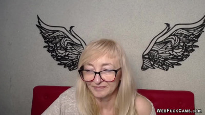 Amateur blonde mature lady with glasses IngritSno on webcam