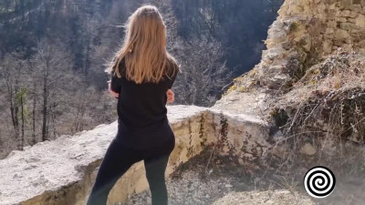 Sex on a Hike: Caught Couples Risky Adventure
