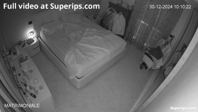 IPCAM – Italian woman is masturbated to orgasm