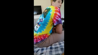 My mom is thinking about whether to take the dick