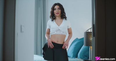 Petite 19yo Italian teen Lola Danger pussy licked and fucked