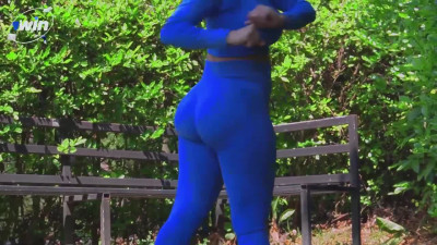 On the way to the gym, I followed a steamy couple having hookup in the park -