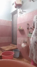 Sexy Curvy Girlfriend Bathing