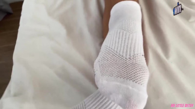 Stepbrother Cums on My Feet After Footjob and Toe-Sucking - Amazing Horny Porno!