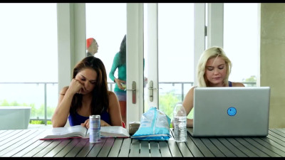 Sara Luvv & Chloe Amour Have Sex