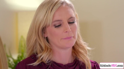 Blonde stepmom satisfying her petite brunette stepdaughter