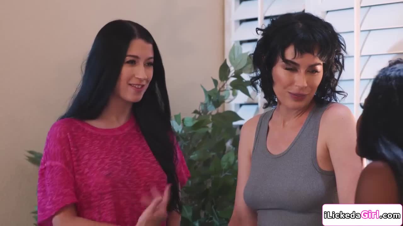 Watch Me and my girlfriend fucking her big tits ebony best friend Short Sex Videos - Duration: 06:05 | ePornNEW.