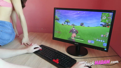 Russian Teen Stepsister Offers Anal Instead of Fortnite