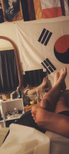 Teen girlfriend edges me with her feet