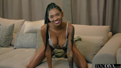 Ebony babe face sitting lucky guy - Barbie Rous & Jason Carrera