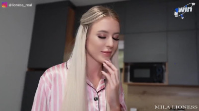 Step-mom shares bed, plumbs playmate cum on face. Intense, gonzo porn!