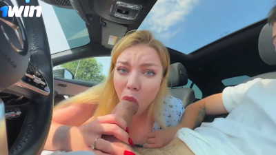 Public suck off bitch! She swallows all the cum - greatest XXX!!