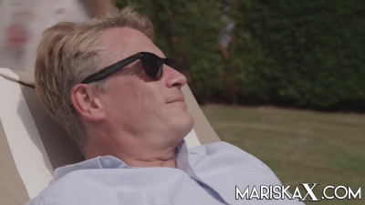 MARISKAX Mariska and Valentina fuck their stepfather