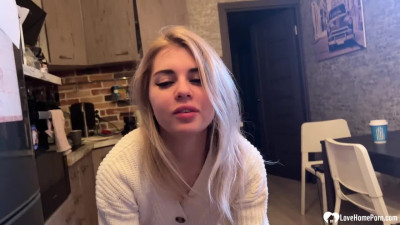 Babysitter works her mouth on a pecker