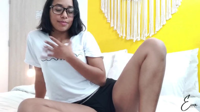 JOI de tu Vecina Eva la Terapeuta Sexual (español latino amateur)