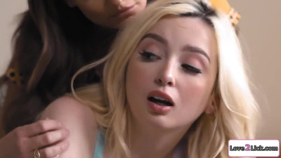 Stepdaughter is rimmed by busty stepmom while doing homework